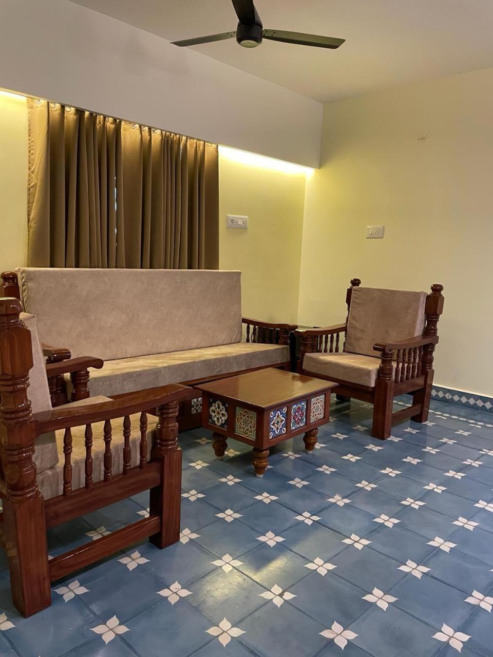 Viswa Residency Srirangam - Heritage Rooms Tiruchirappalli Bagian luar foto